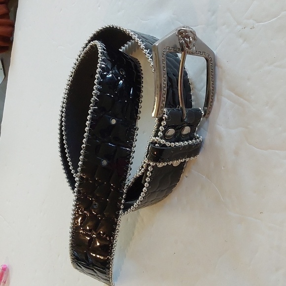 Women's Black patent leather Silver bead trim Embossed BELT Punk Goth Sz.M/L - Picture 1 of 5
